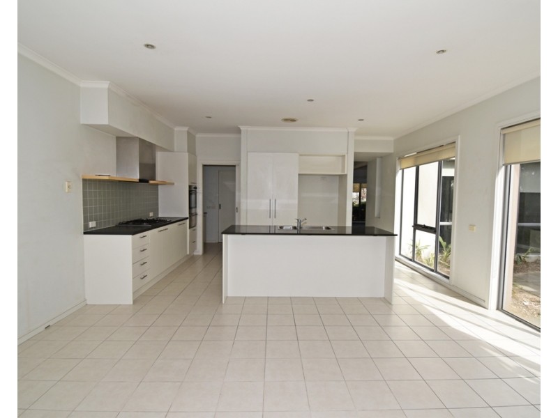 2 Pinehurst Way, Heatherton VIC 3202