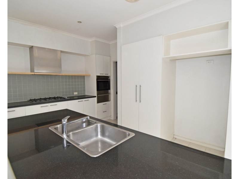 2 Pinehurst Way, Heatherton VIC 3202