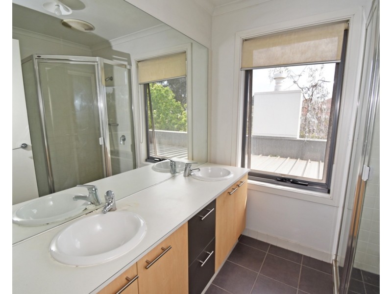 2 Pinehurst Way, Heatherton VIC 3202