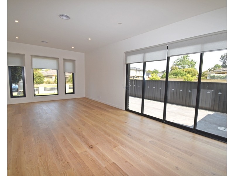 12 Magnolia Avenue, Bentleigh East VIC 3165