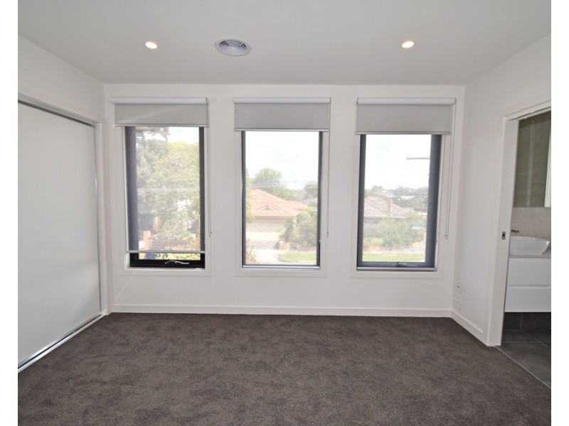 12 Magnolia Avenue, Bentleigh East VIC 3165