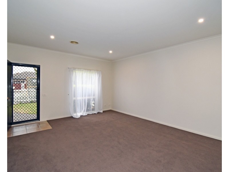 1/82 Deakin Street, Bentleigh East VIC 3165