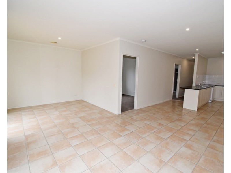 1/82 Deakin Street, Bentleigh East VIC 3165