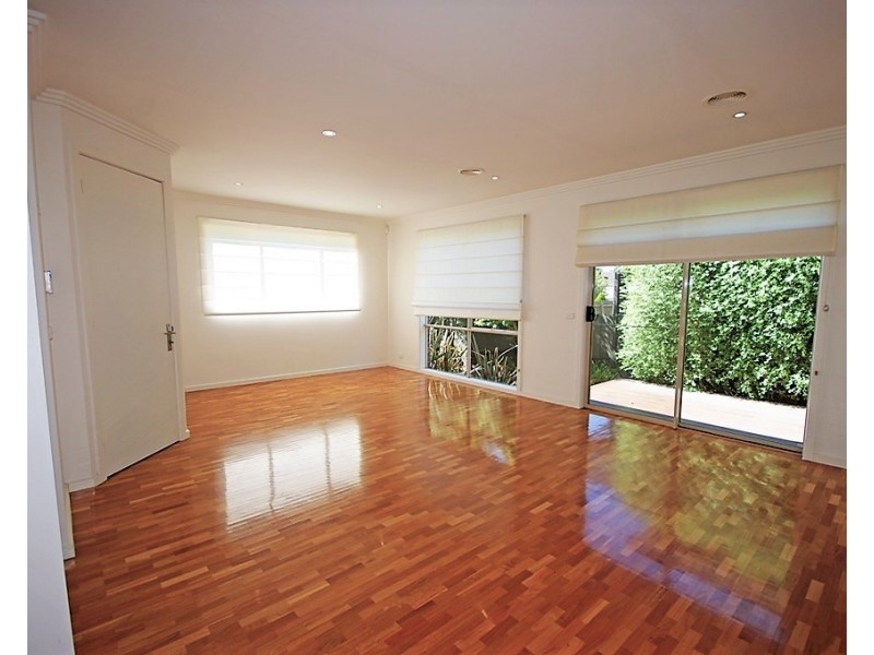 2A Shanahan Crescent, Mckinnon VIC 3204