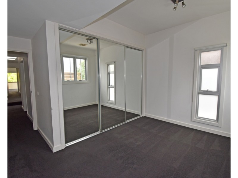 2B Quinns Road, Bentleigh East VIC 3165