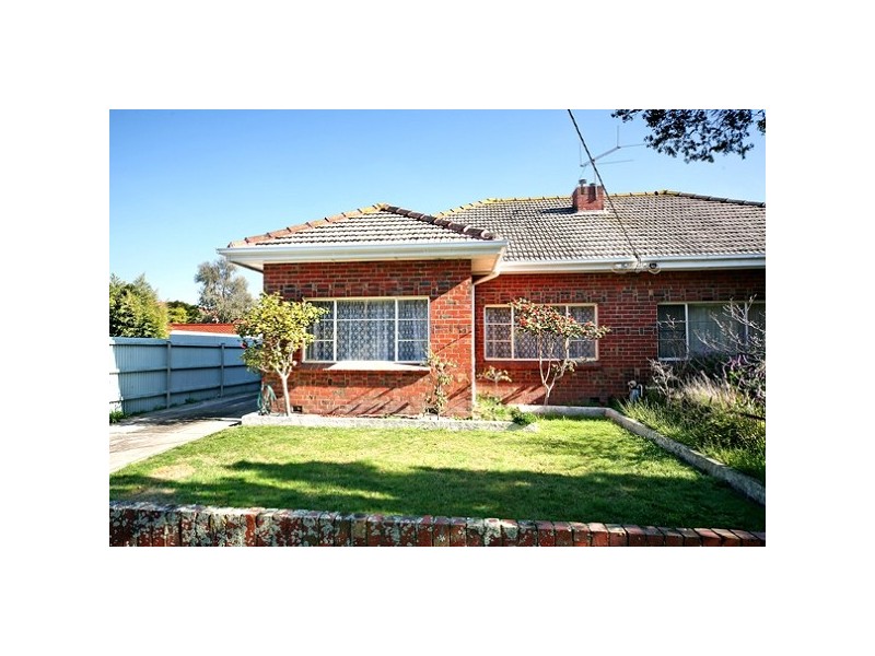 1 Glen Orme Avenue, Mckinnon VIC 3204