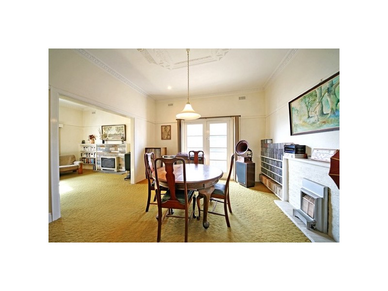 6 Selkirk Avenue, Mckinnon VIC 3204