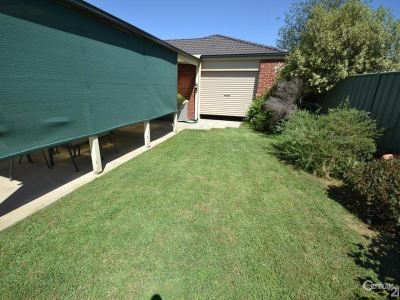 32 Woodlands Circuit, Echuca VIC 3564