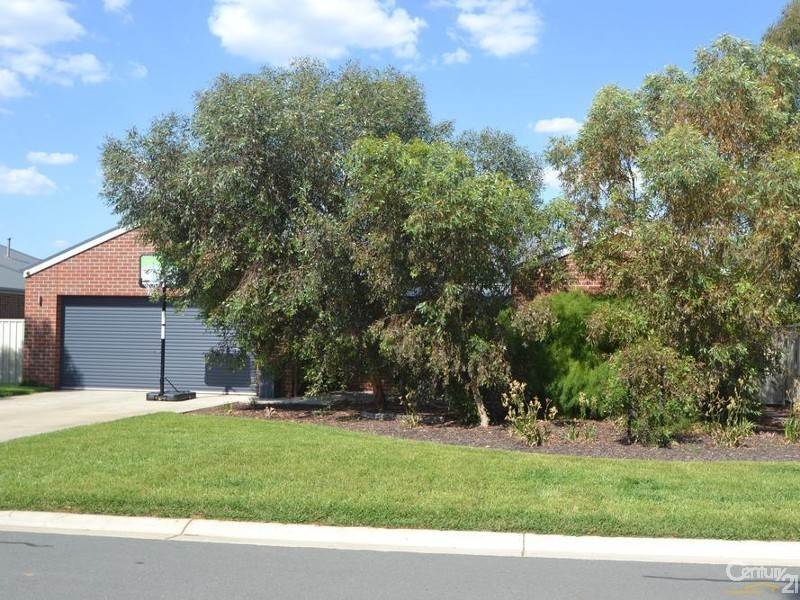 4 Kinross Court, Moama via, Echuca VIC 3564