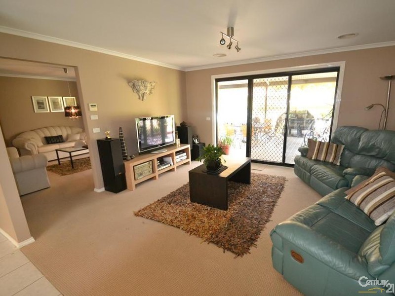 13 Roberts Court, Echuca VIC 3564