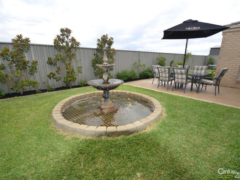 51 Declan Way, Echuca VIC 3564