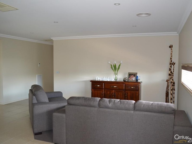 5 Antrim Court Moama via, Echuca VIC 3564