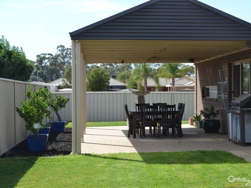 5 Antrim Court Moama via, Echuca VIC 3564