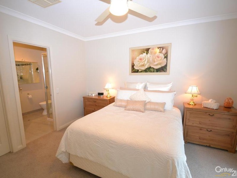 2/2 Lomond Court, Moama NSW 2731