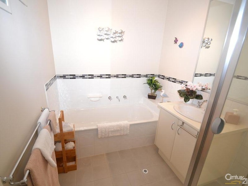 2/2 Lomond Court, Moama NSW 2731