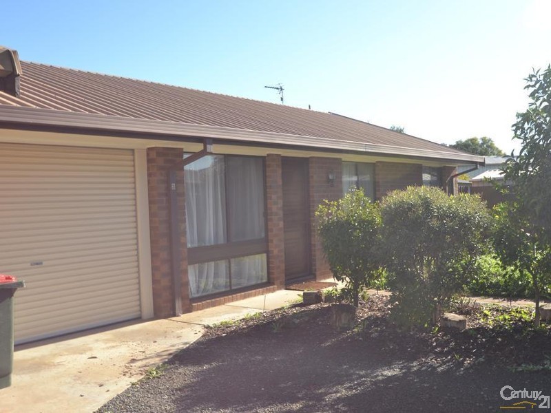 3 57 Francis Street, Moama via, Echuca VIC 3564