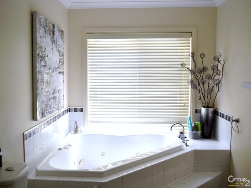 5 Kingfisher Drive West, Moama NSW 2731