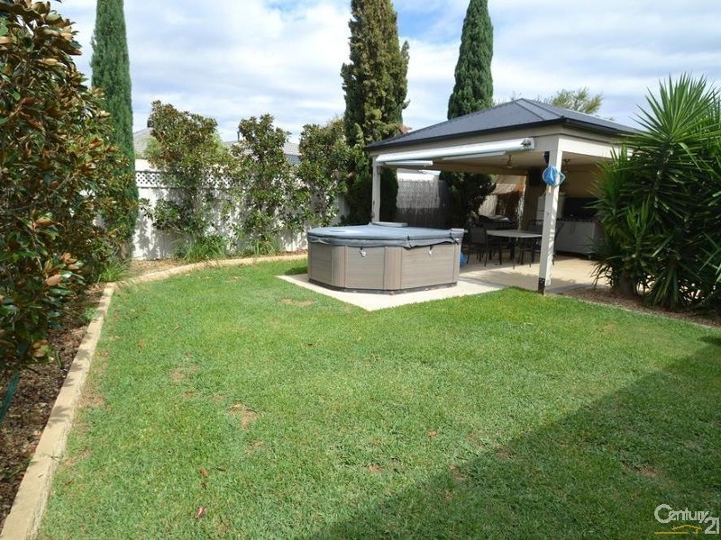 5 Kingfisher Drive West, Moama NSW 2731