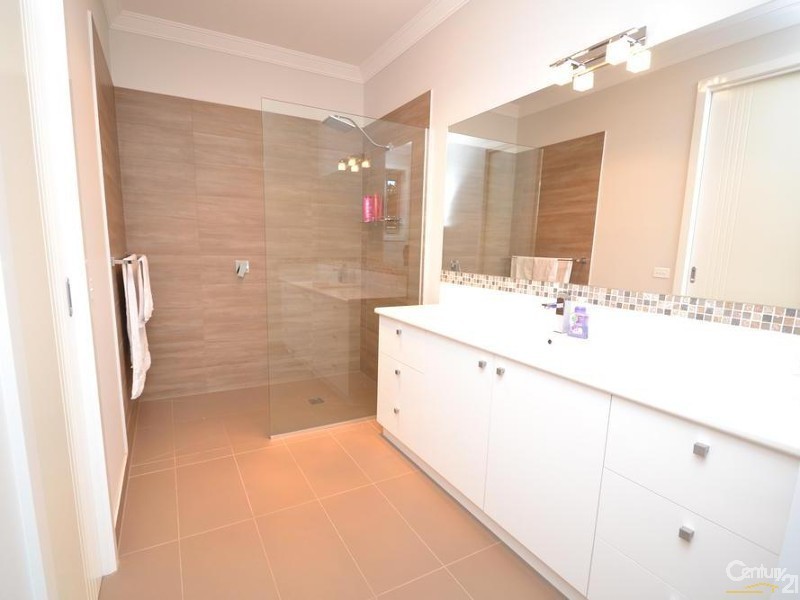 20 Porter Street, Moama NSW 2731