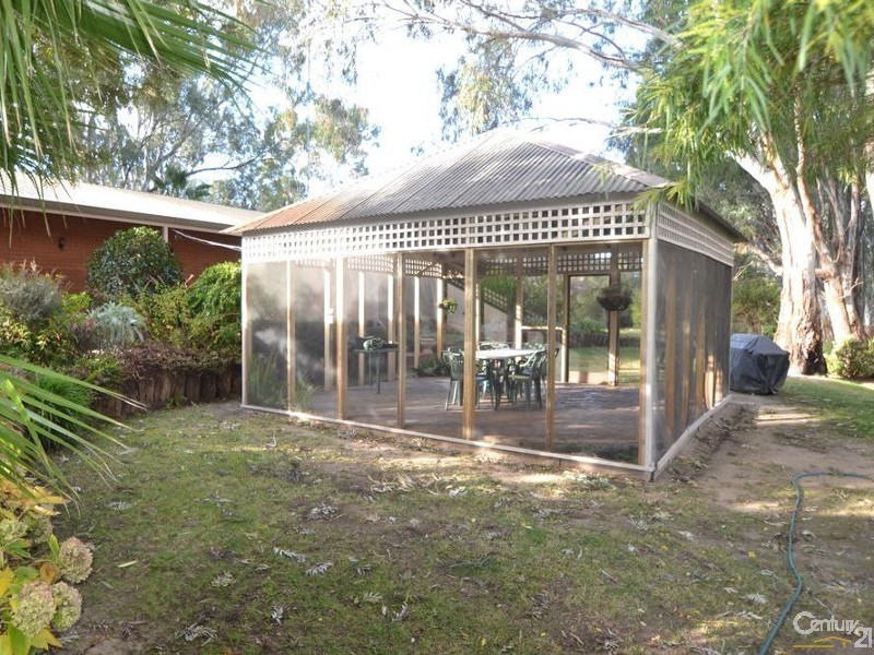 276 Boggy Creek Road, Deniliquin NSW 2710