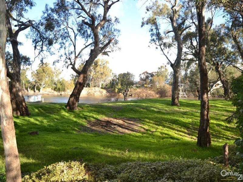 276 Boggy Creek Road, Deniliquin NSW 2710