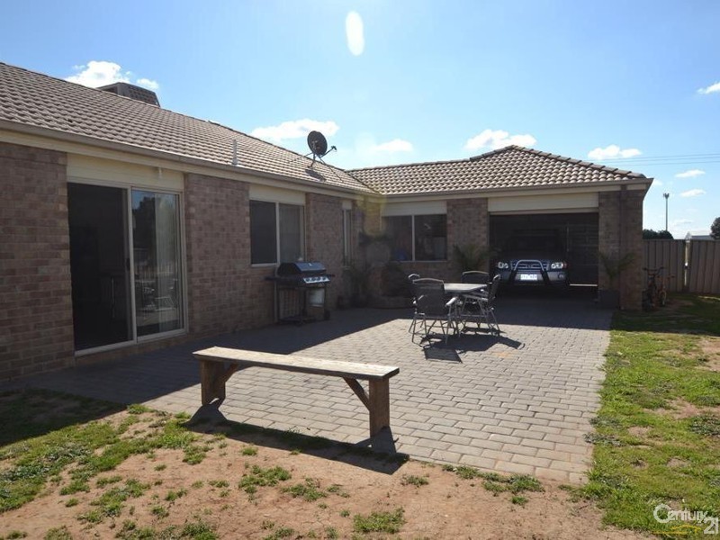 21 McSwains Road, Echuca VIC 3564