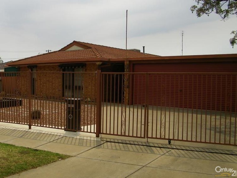 43 Rutley Crescent, Echuca VIC 3564