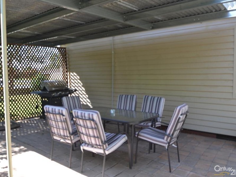 73 Hovell Street, Echuca VIC 3564