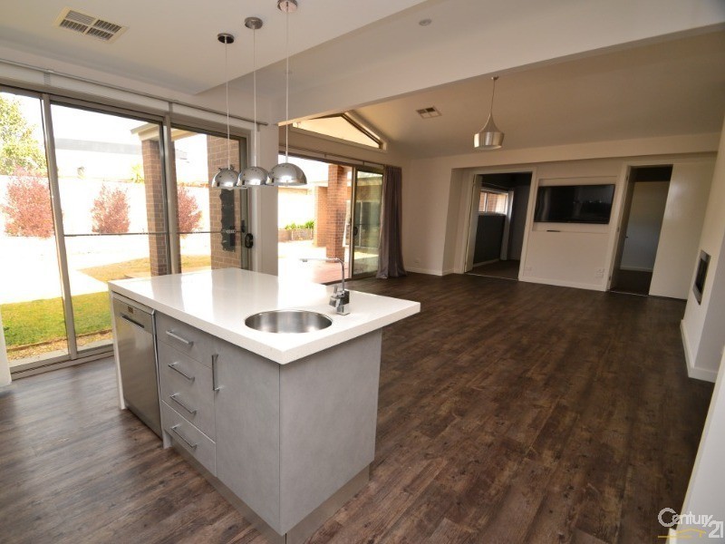 8 Forfar Drive, Moama NSW 2731