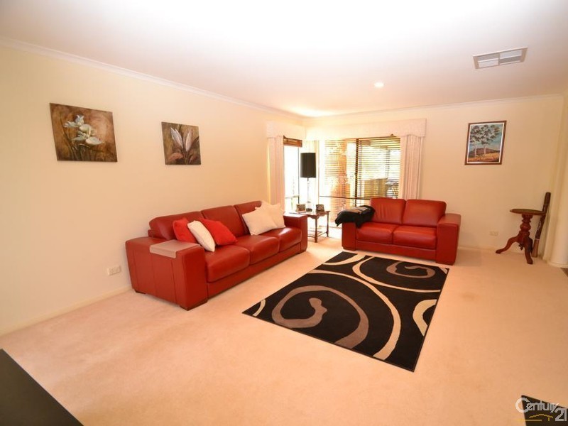 4 Hollara Drive, Moama NSW 2731