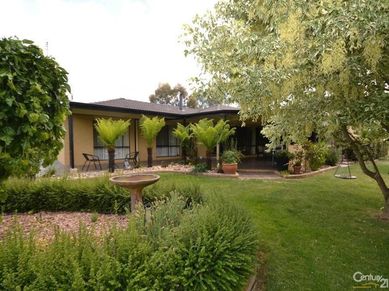 4 Hollara Drive, Moama NSW 2731