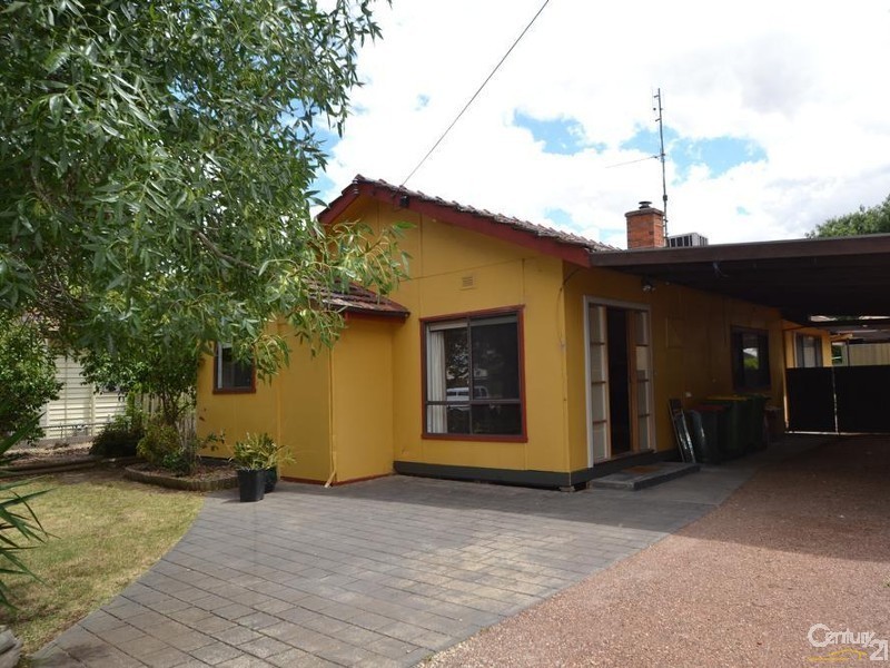 87 Hovell Street, Echuca VIC 3564