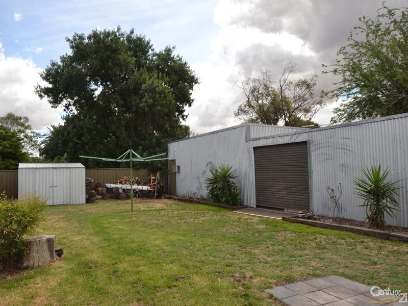 87 Hovell Street, Echuca VIC 3564