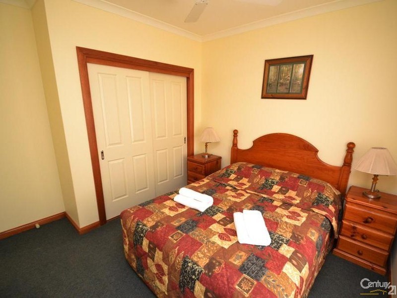 4/ 162 Perricoota Road, Moama NSW 2731