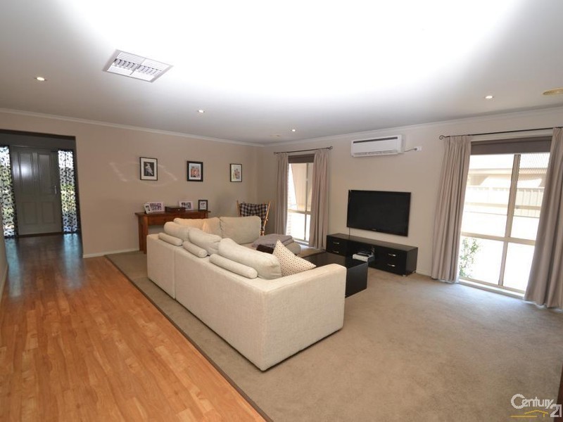 10 Brenton Avenue, Echuca VIC 3564