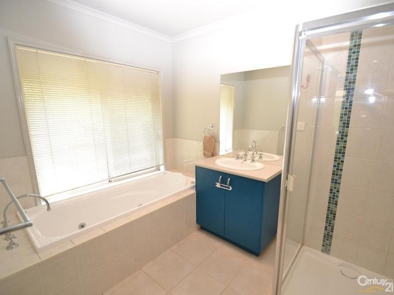 10 Brenton Avenue, Echuca VIC 3564