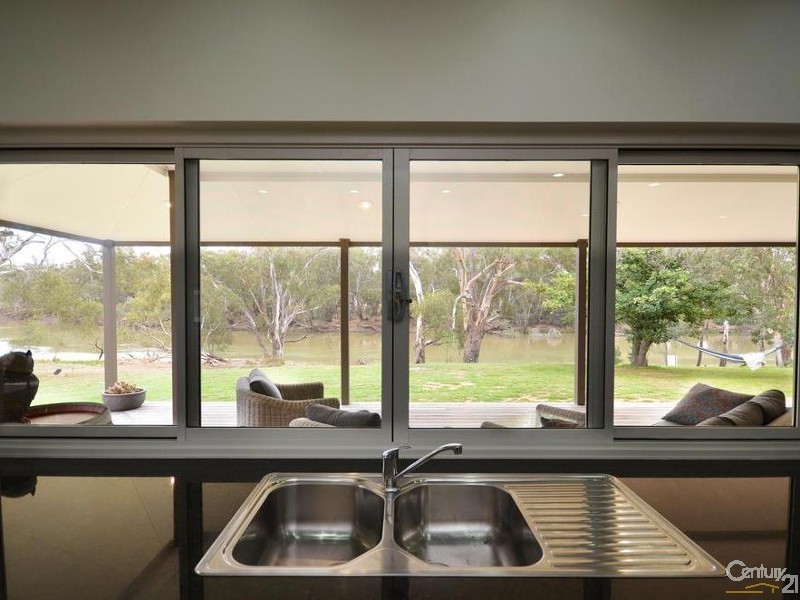 1049 Perricoota Road, Moama NSW 2731