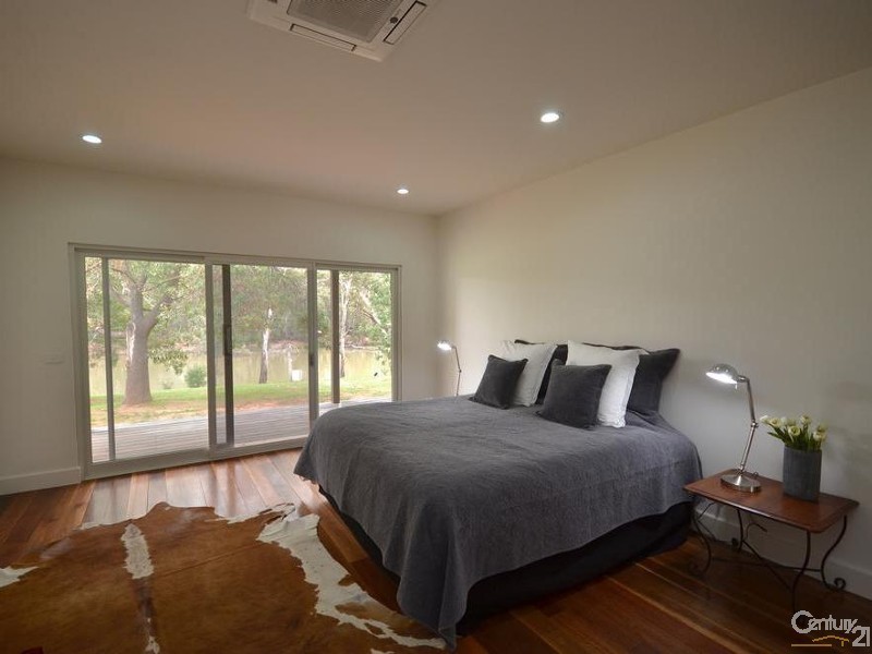 1049 Perricoota Road, Moama NSW 2731