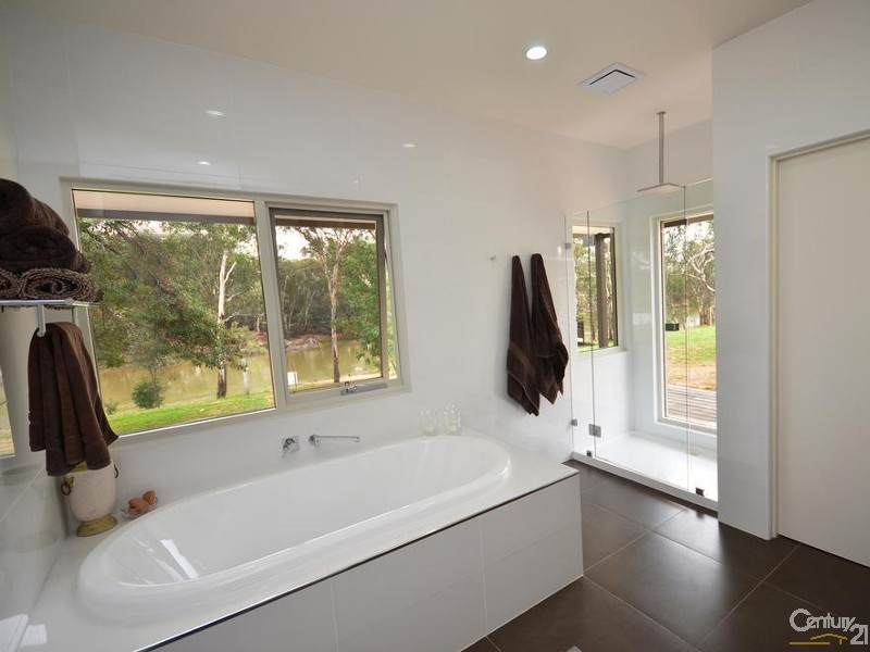 1049 Perricoota Road, Moama NSW 2731