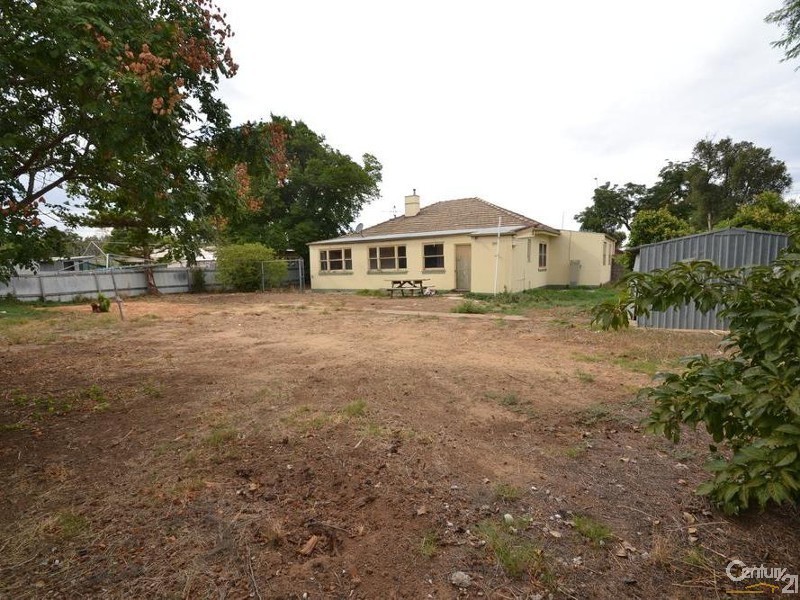 300 Ogilvie Avenue, Echuca VIC 3564