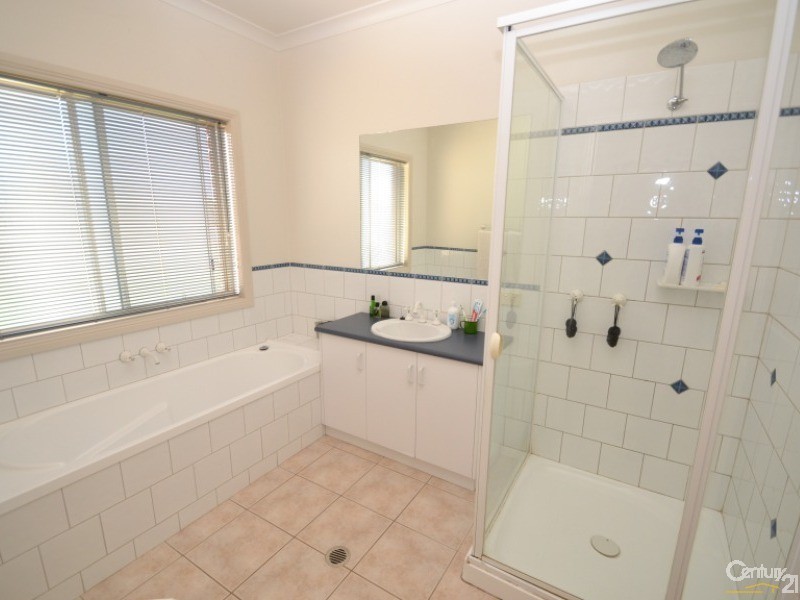 5 Village Court, Echuca VIC 3564