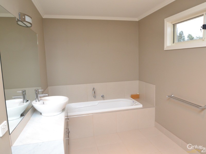 1 80 Haverfield Street, Echuca VIC 3564