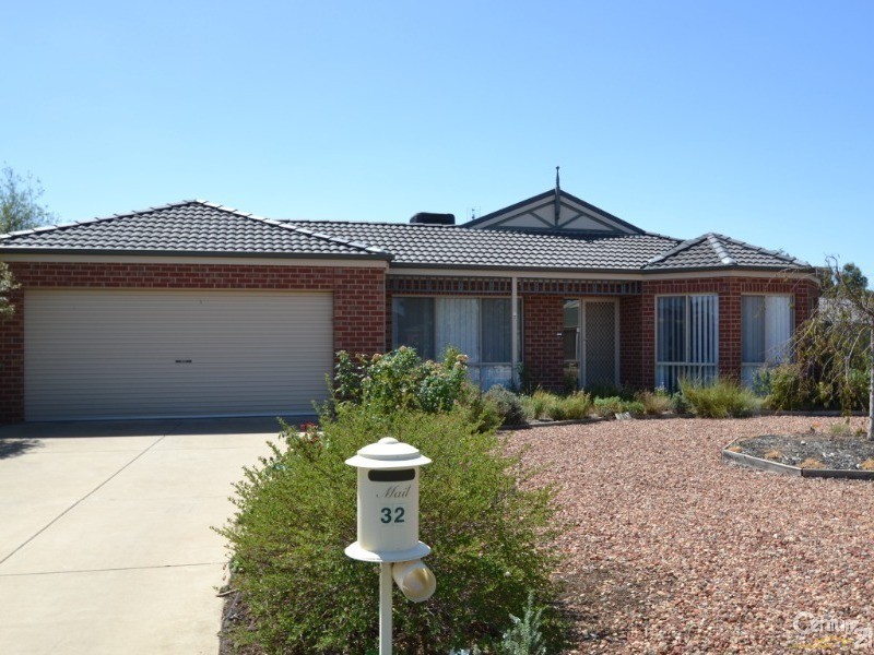 32 Woodland Circuit, Echuca VIC 3564