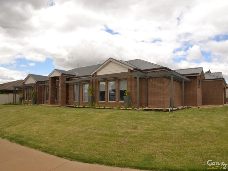 8 Forfar Drive, Moama NSW 2731