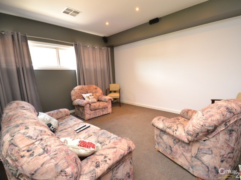 8 Forfar Drive, Moama NSW 2731