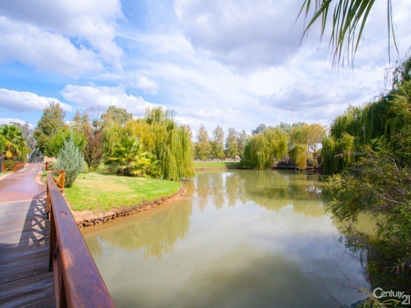 2/400 Perricoota Road, Moama NSW 2731