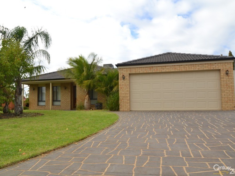 5 Kingfisher Drive West, Moama NSW 2731