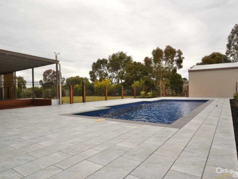 13 Bateman Drive, Echuca VIC 3564