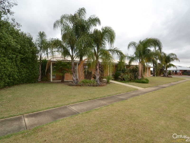 12 Forfar Drive, Moama NSW 2731