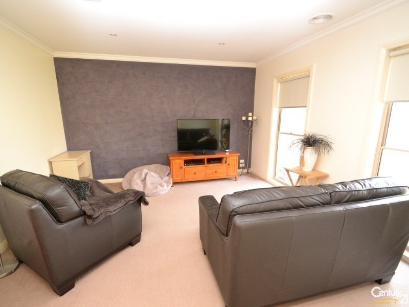 6 Park Avenue, Echuca West VIC 3564